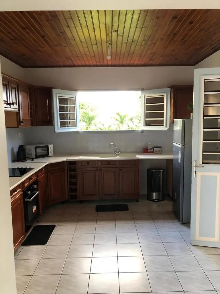 Holiday home Charmante Villa Avec Jacuzzi, Jardin Et Bbq Le Vauclin Martinique